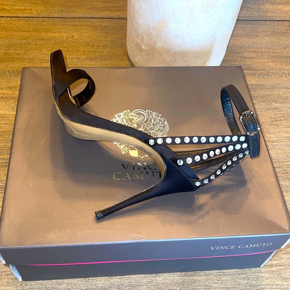 LIKE NEW VINCE CAMUTO DAPHERY RHINESTONE EMBELLISHED BLACK SATIN BRAZIL SIZE 7.5 - Picture 8 of 17